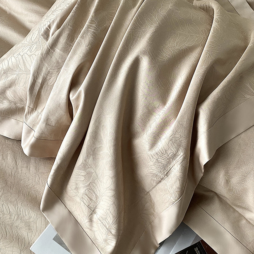 RegaliaSateen™ 4PCS Premium 100s Sateen Jacquard Bedding Set – Pure Cotton Sheet & Duvet Cover (Queen/King)