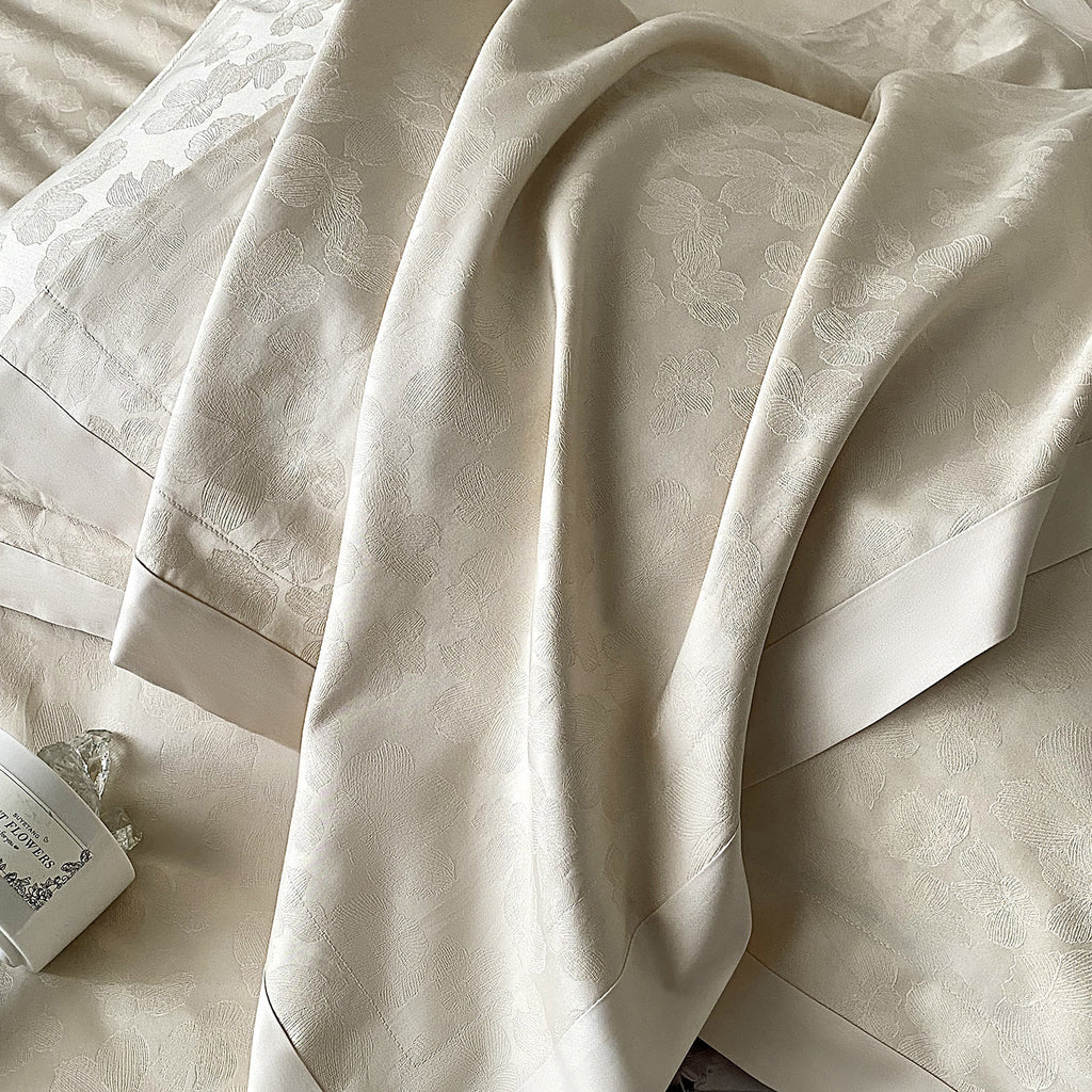 RegaliaSateen™ 4PCS Premium 100s Sateen Jacquard Bedding Set – Pure Cotton Sheet & Duvet Cover (Queen/King)