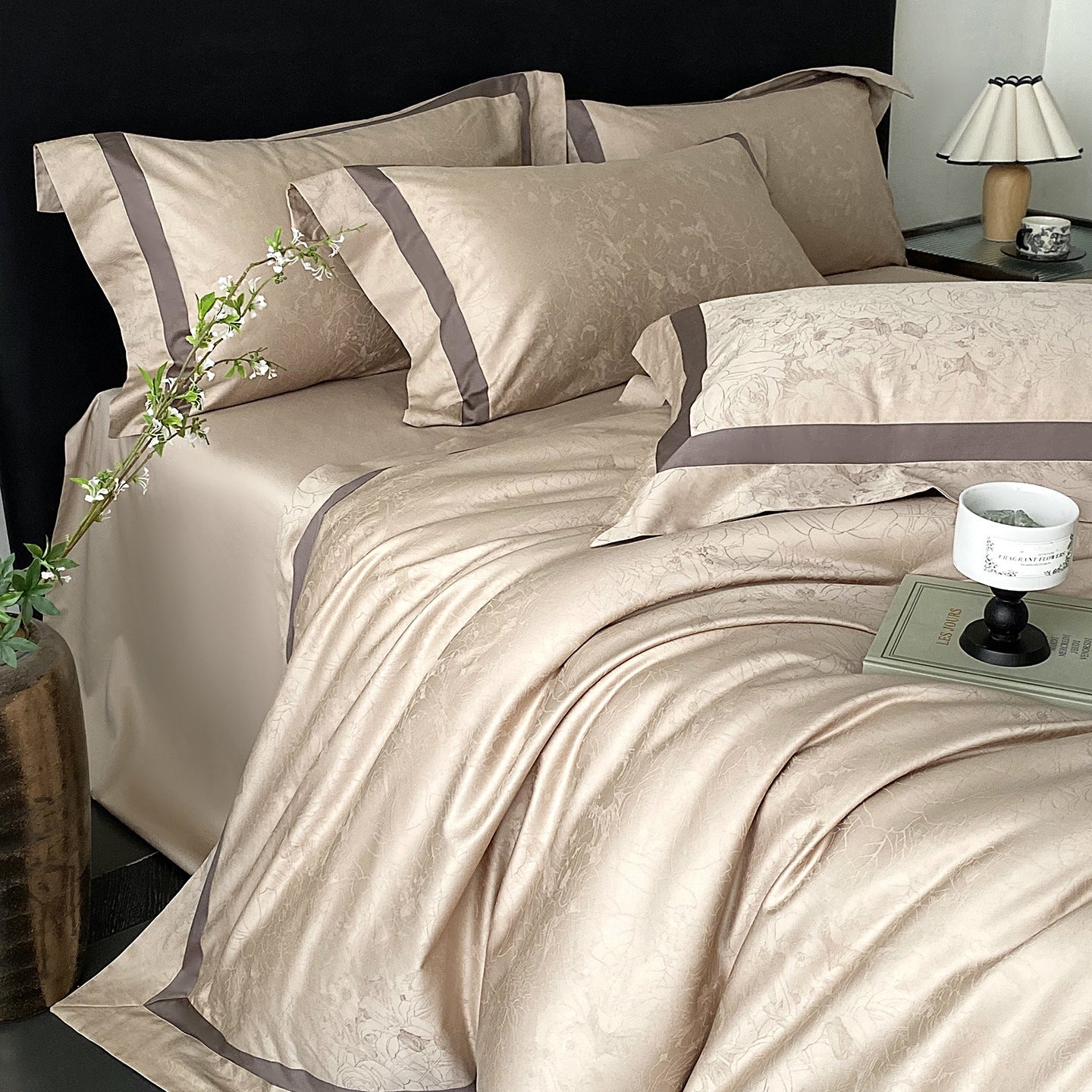 RegaliaSateen™ 4PCS Premium 100s Sateen Jacquard Bedding Set – Pure Cotton Sheet & Duvet Cover (Queen/King)