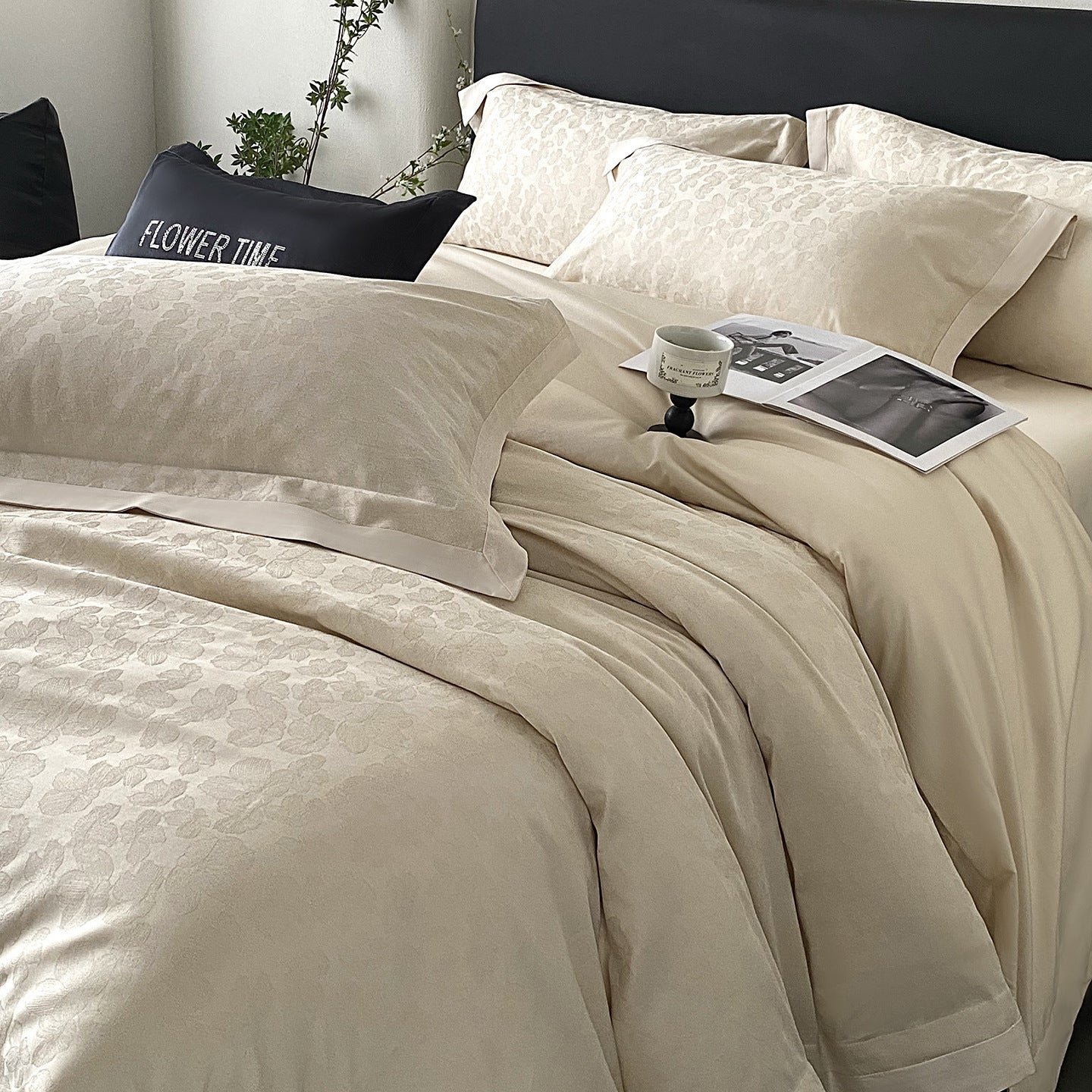 RegaliaSateen™ 4PCS Premium 100s Sateen Jacquard Bedding Set – Pure Cotton Sheet & Duvet Cover (Queen/King)