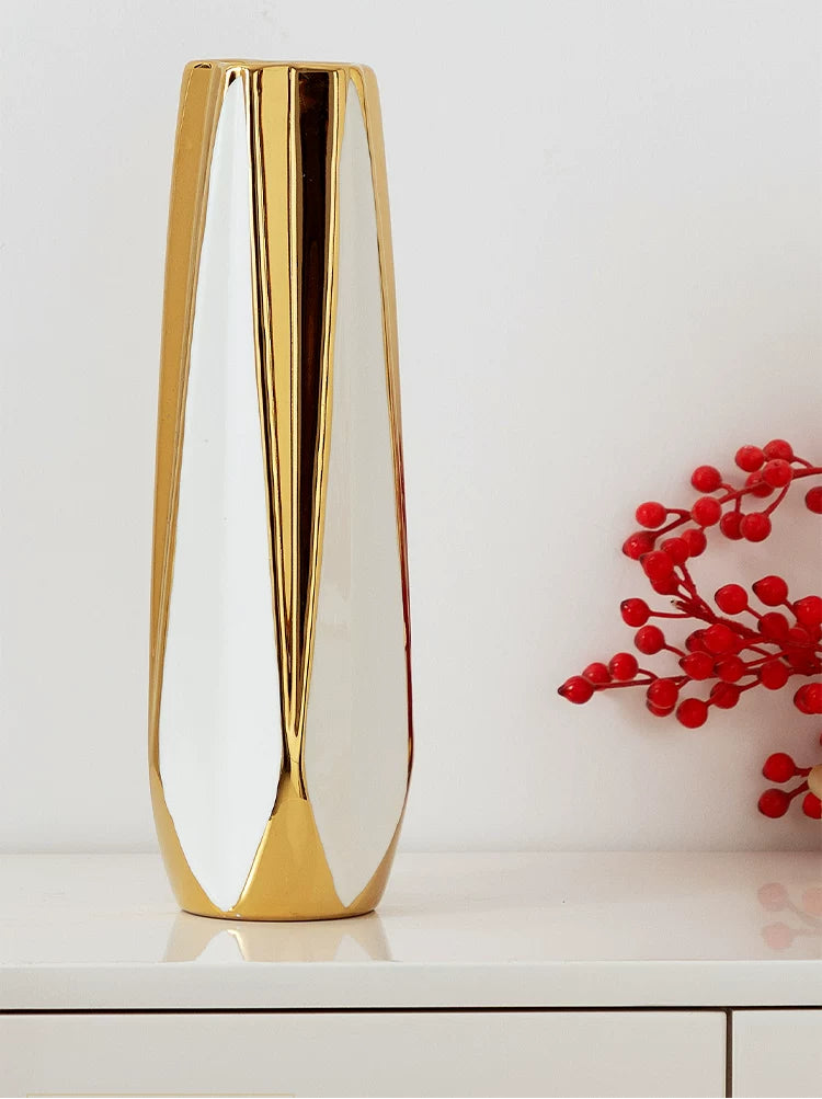 Château Luxe Gold Vase