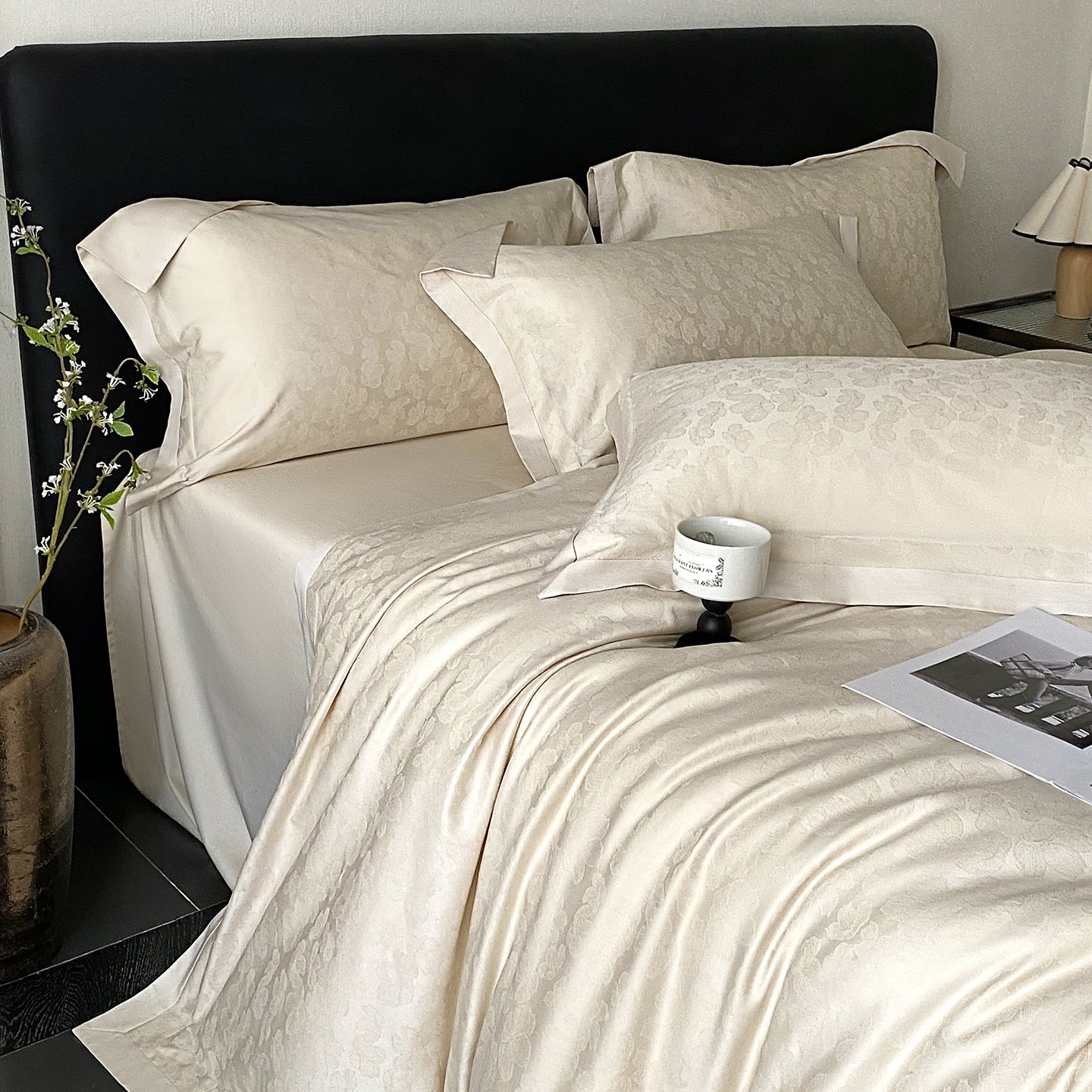 RegaliaSateen™ 4PCS Premium 100s Sateen Jacquard Bedding Set – Pure Cotton Sheet & Duvet Cover (Queen/King)