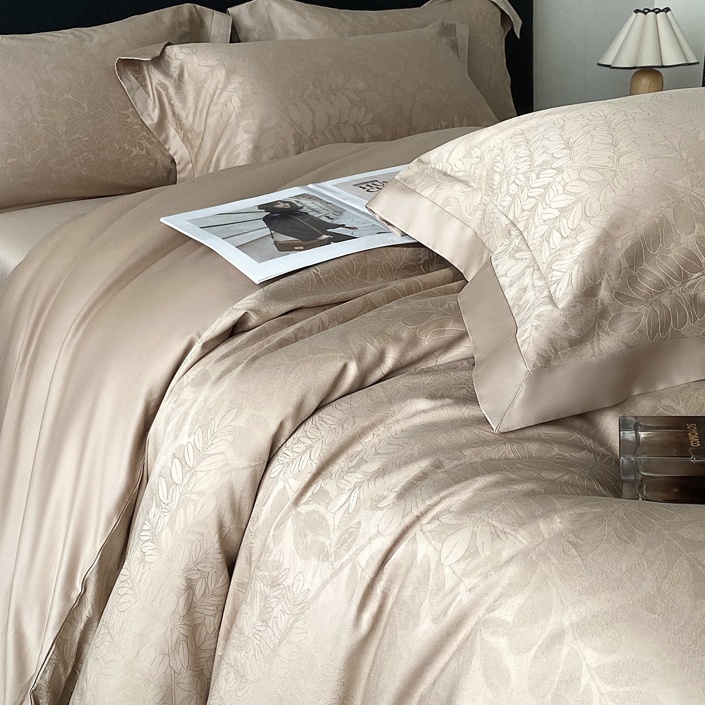 RegaliaSateen™ 4PCS Premium 100s Sateen Jacquard Bedding Set – Pure Cotton Sheet & Duvet Cover (Queen/King)