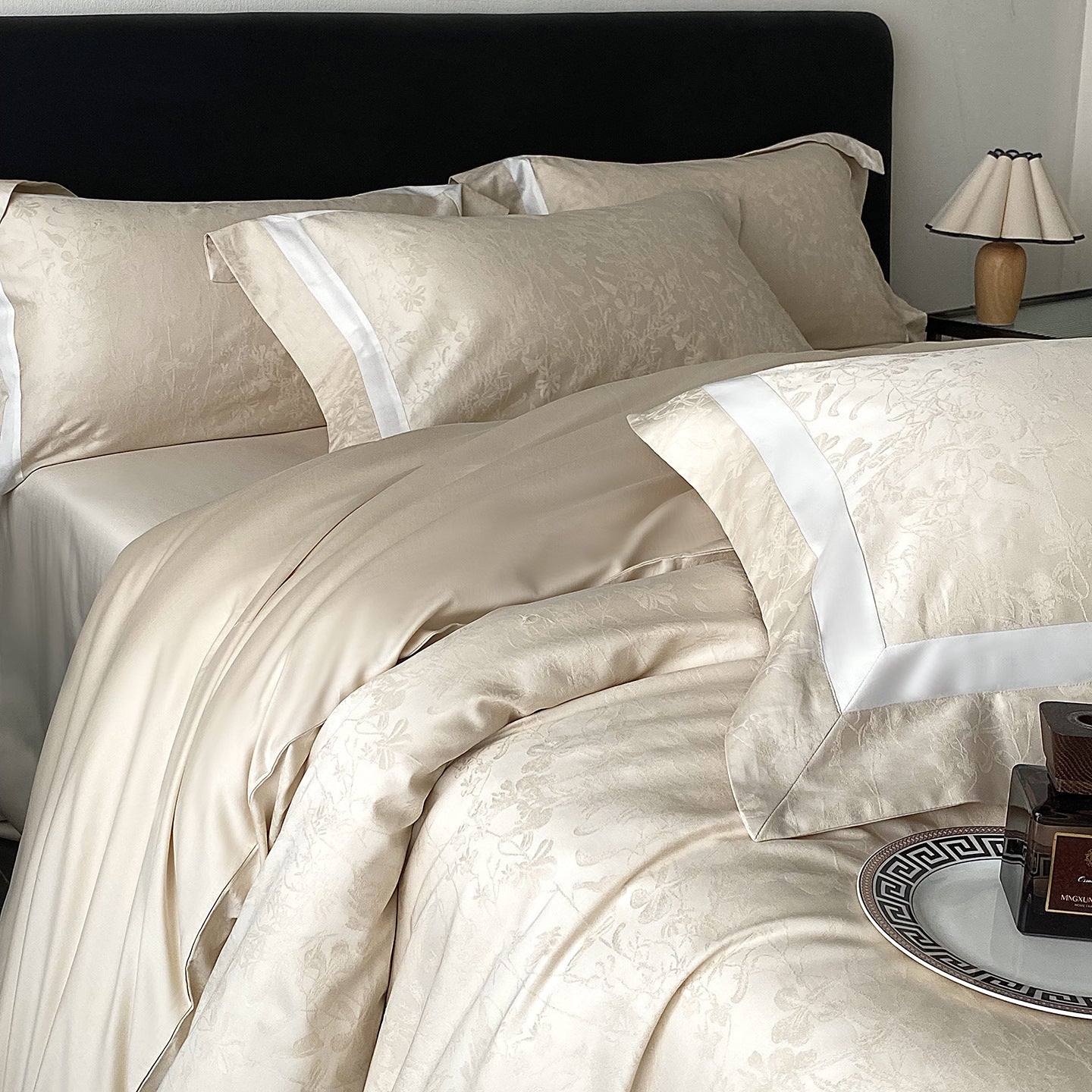 RegaliaSateen™ 4PCS Premium 100s Sateen Jacquard Bedding Set – Pure Cotton Sheet & Duvet Cover (Queen/King)