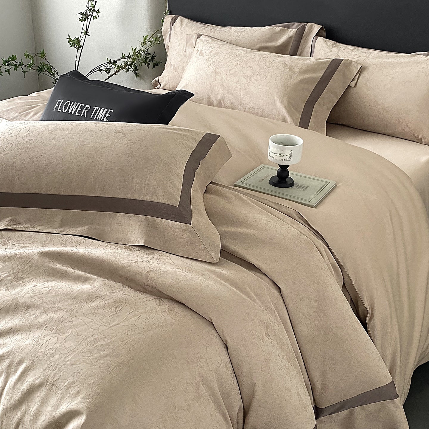 RegaliaSateen™ 4PCS Premium 100s Sateen Jacquard Bedding Set – Pure Cotton Sheet & Duvet Cover (Queen/King)