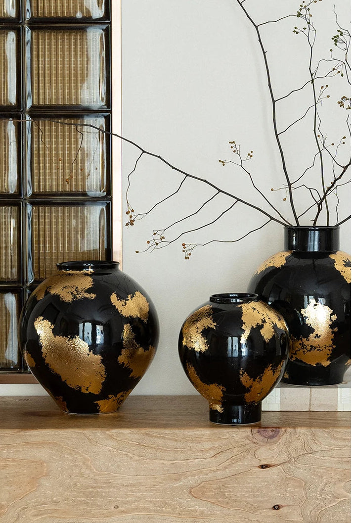 Aurelia Foil – Gold-Plated Porcelain Decorative Vase | Luxury Table Accent