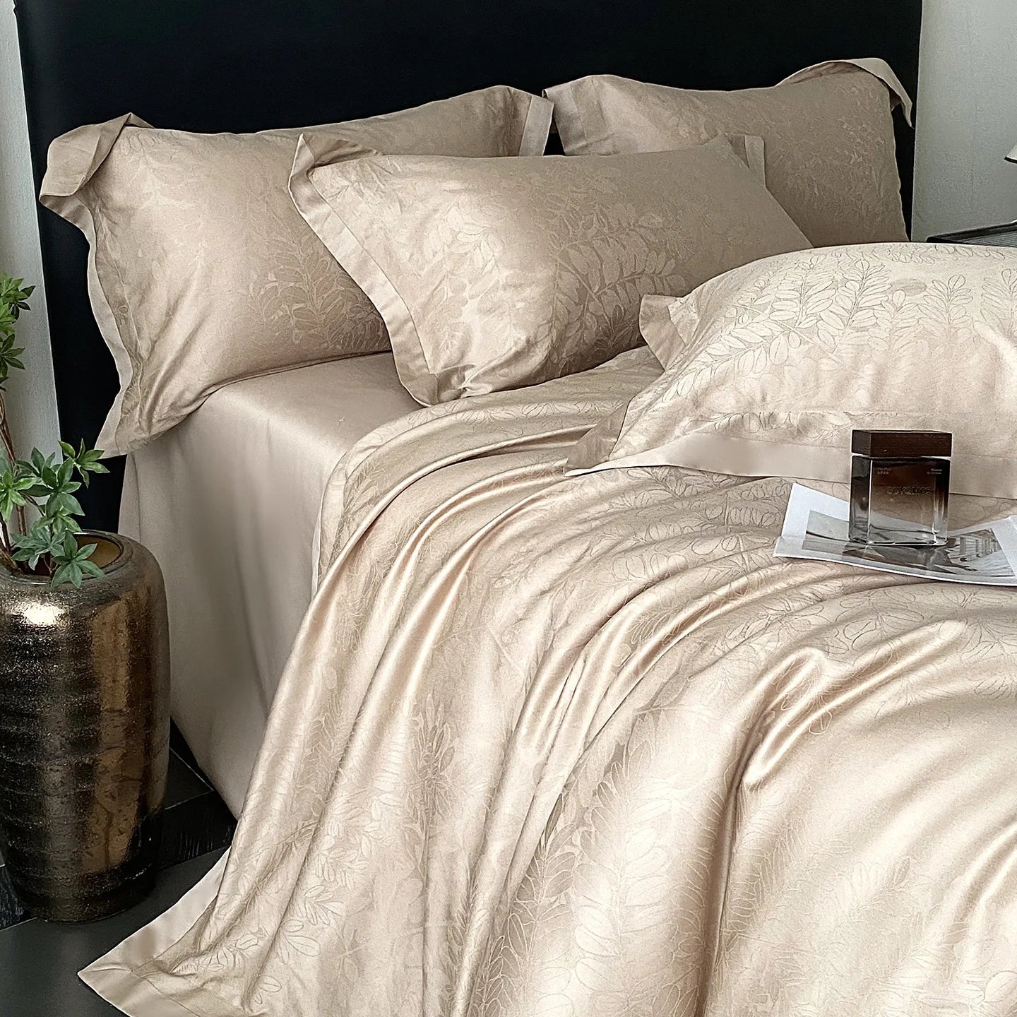 RegaliaSateen™ 4PCS Premium 100s Sateen Jacquard Bedding Set – Pure Cotton Sheet & Duvet Cover (Queen/King)