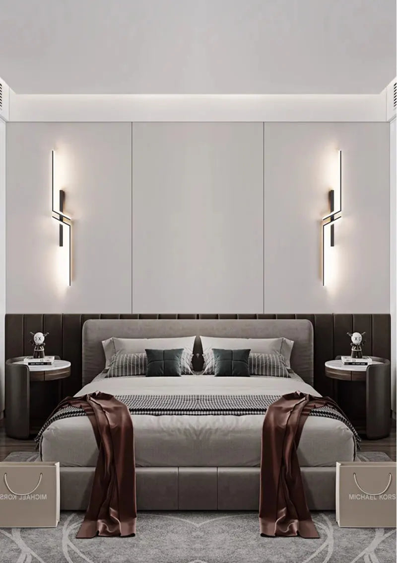 Obsidian Lux Wall Lamp