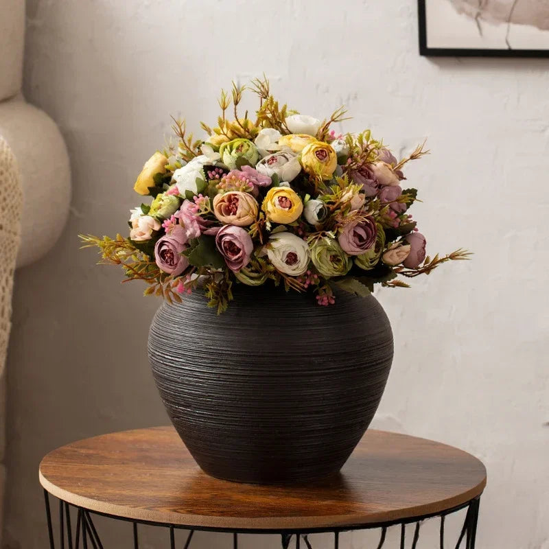 Obsidian Silence Vase by PurelyhomeDeco